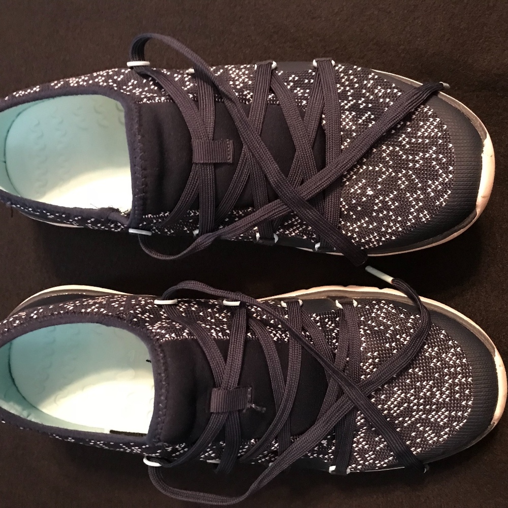 EUC DR SCHOLL'S SLIP ON SNEAKERS